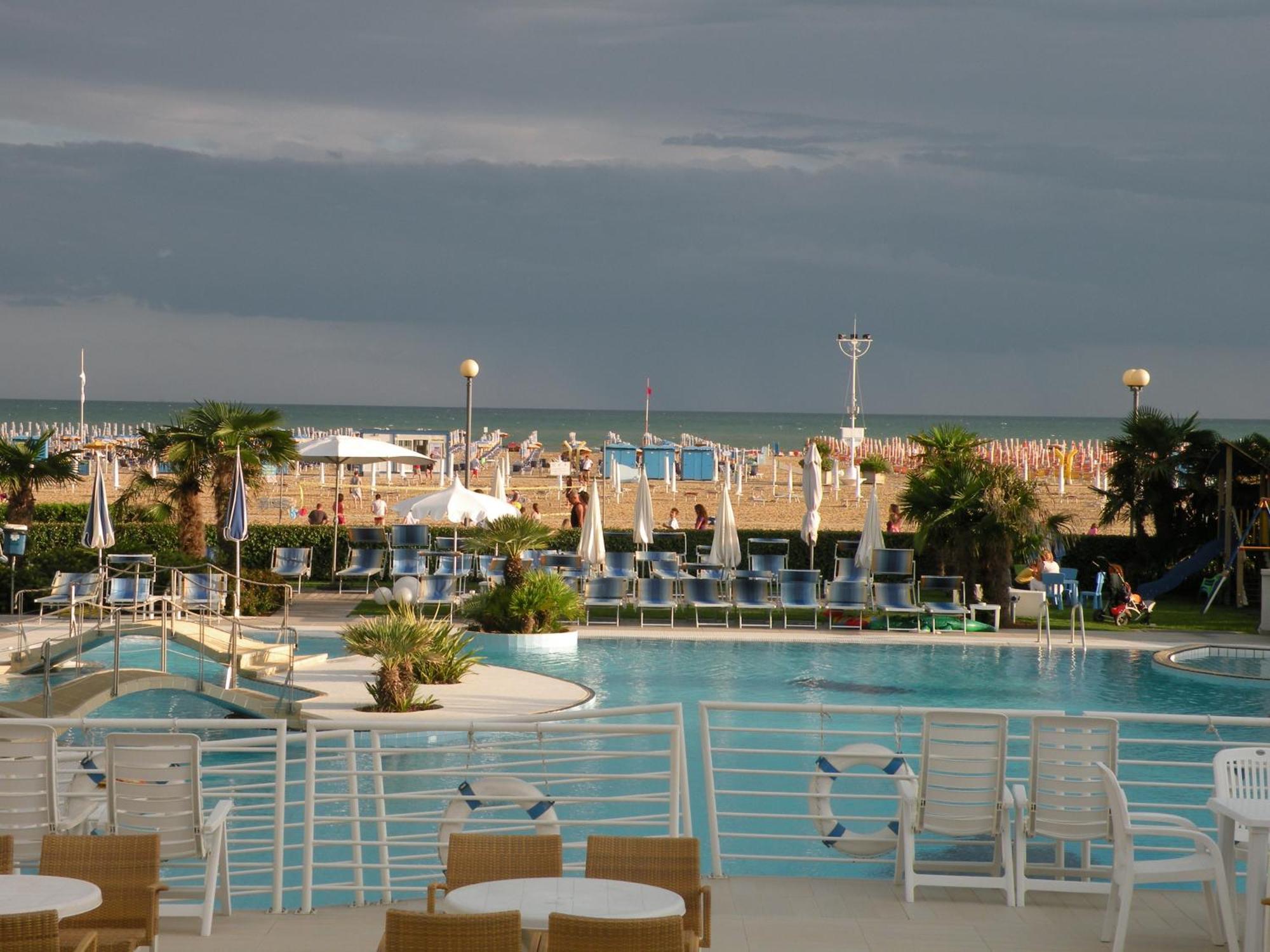 Majestic Beach Hotel & Wellness Bibione Exteriér fotografie